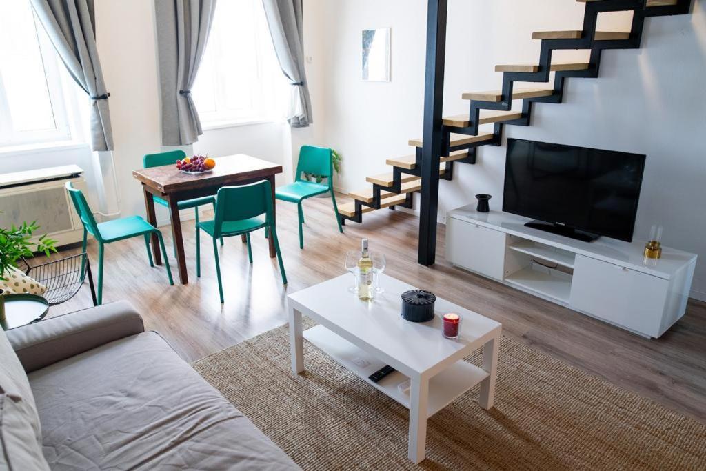 Studio Apartment Next To Famous Party House A38 Budapest Exterior photo